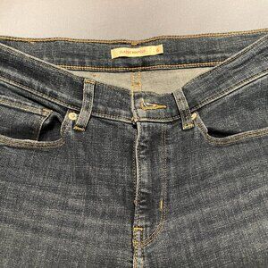 Levi's classic bootcut size 6